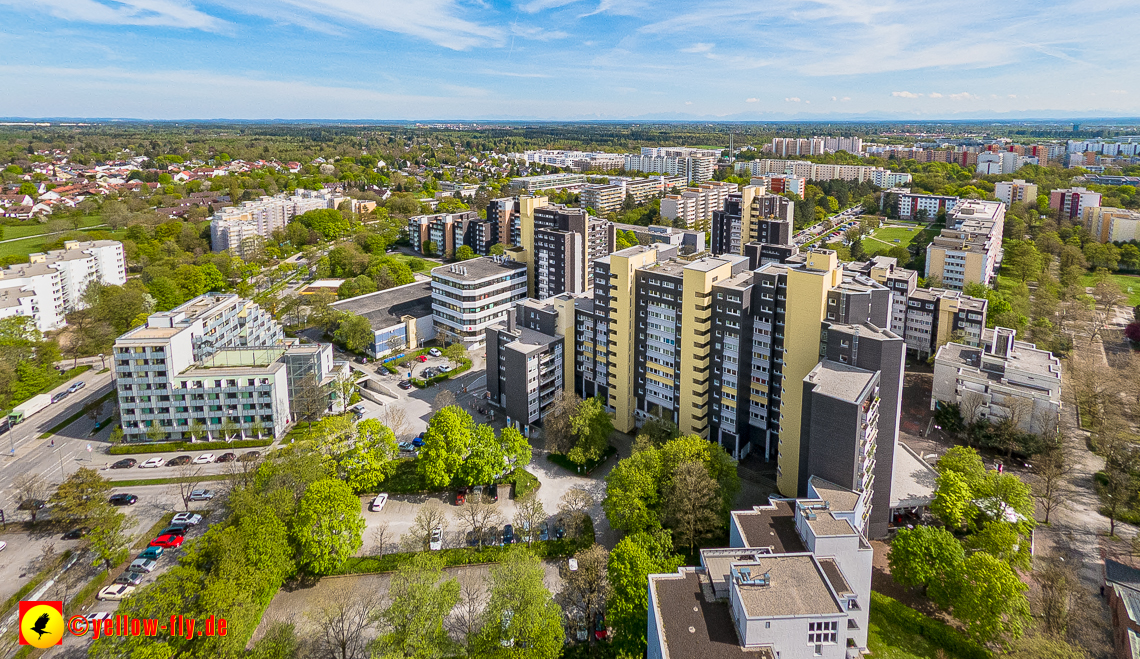 04.05.2023 - Luftbilder vom Marx-Zentrum uns seiner Umgebung in Neuperlach
